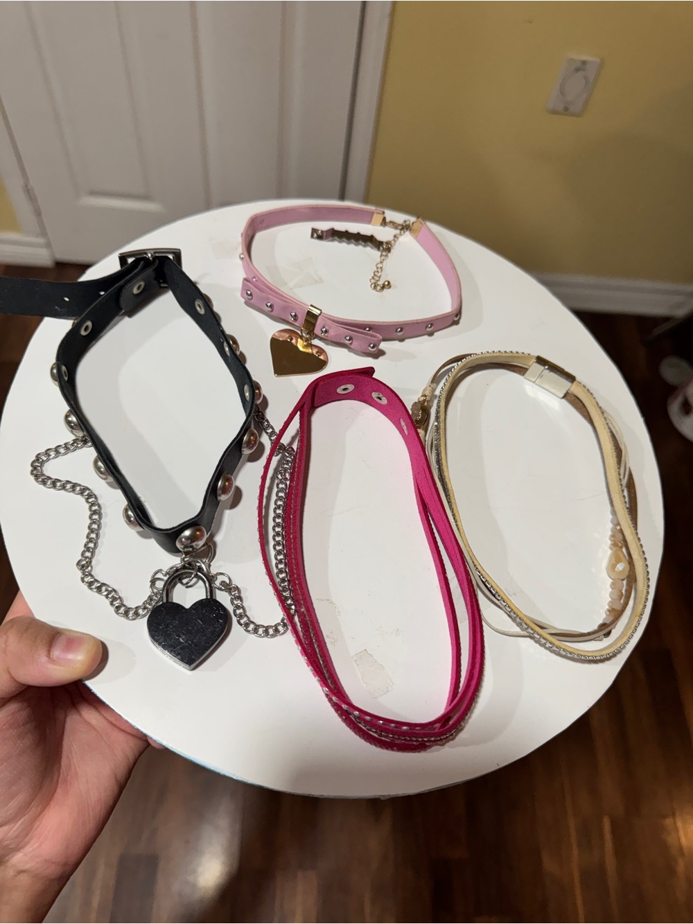 4 Fashion Choker Necklaces in Pink, Hot Pink, Black and Gold lot - Picture 6 of 16